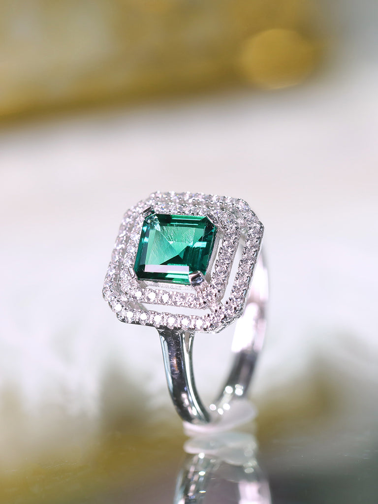 Raneecoco Premium Luxury Layer by Layer Surrounding Simulated Emerald Ring